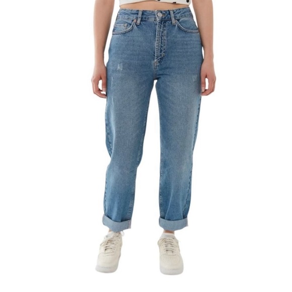BDG Denim - Urban Outfitters BDG Distressed Mom Jeans size 27